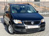 Volkswagen Touran 1.6 Sportline 2.HAND*SHEFT*KLIMA*8FACH - gebrauchte VW Touran aus dem Jahr 2009