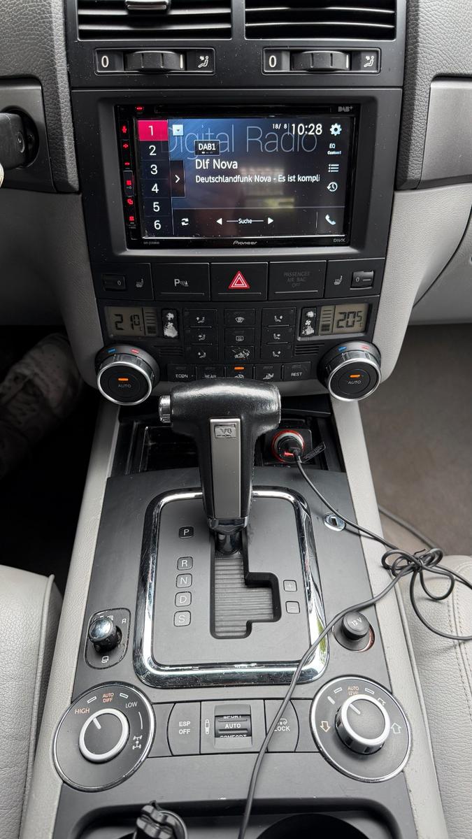 Volkswagen Touareg 2006 — photo 14