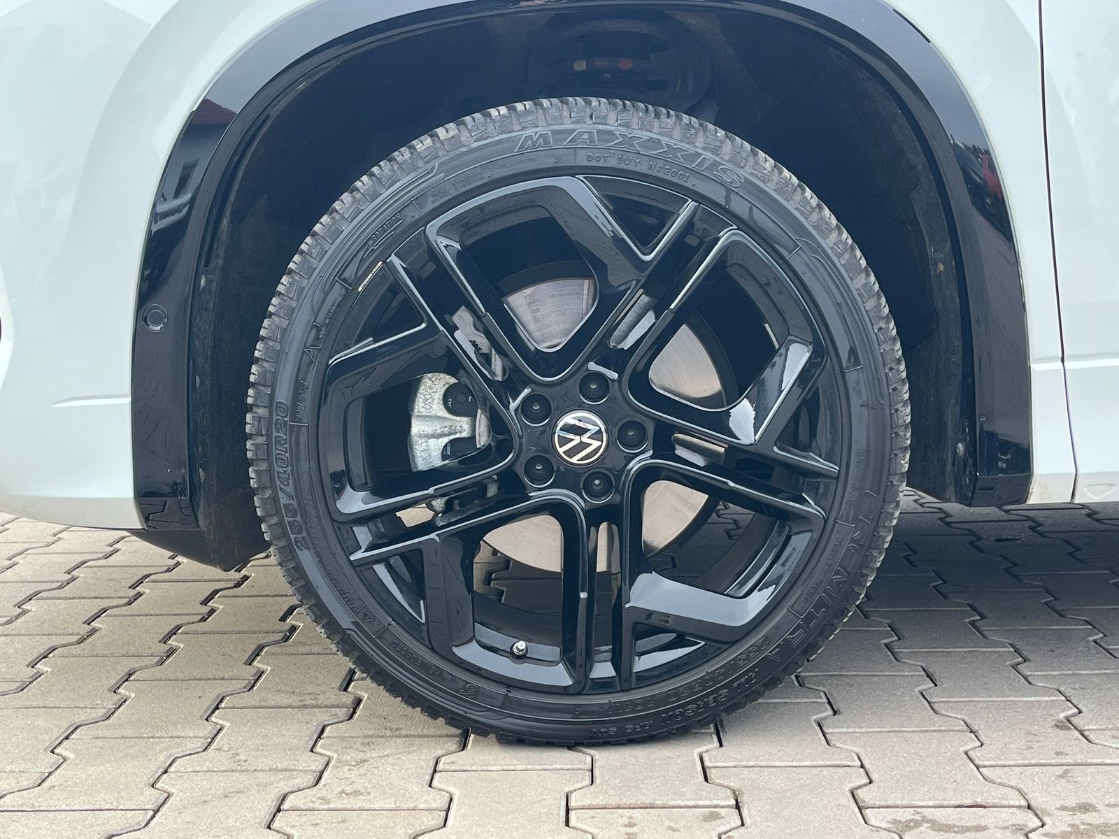 Fahrzeugabbildung Volkswagen Tayron 2.0 TDI 4M R-Line 7S*IQ-L.*LEDER*PANO*HUD