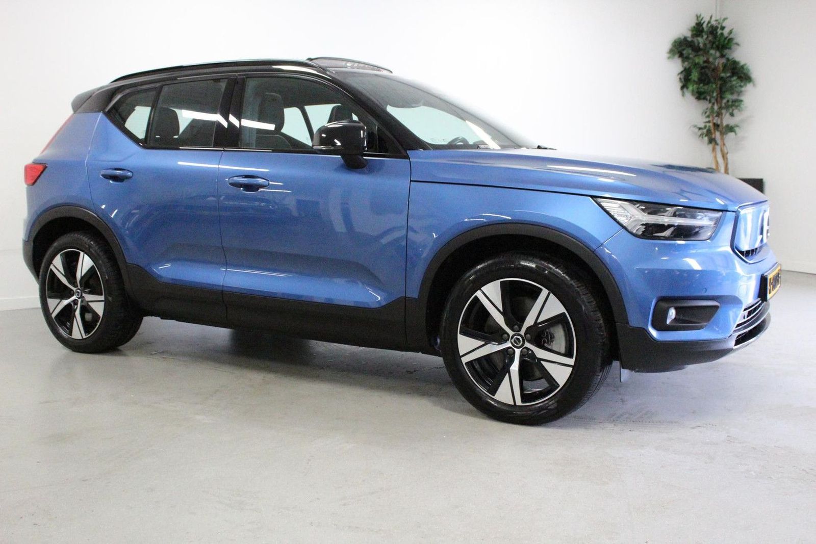 Volvo XC40 Recharge P8 AWD R-Design | 408PK | CAMERA | imagem 2