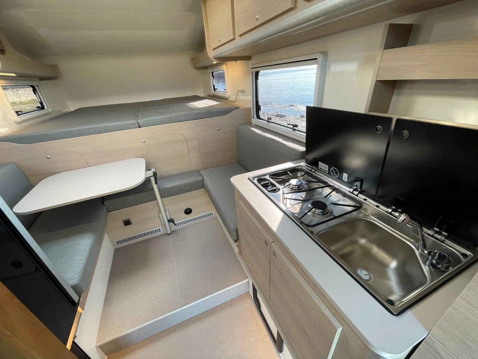 Fahrzeugabbildung Andere OVERLANDER 240