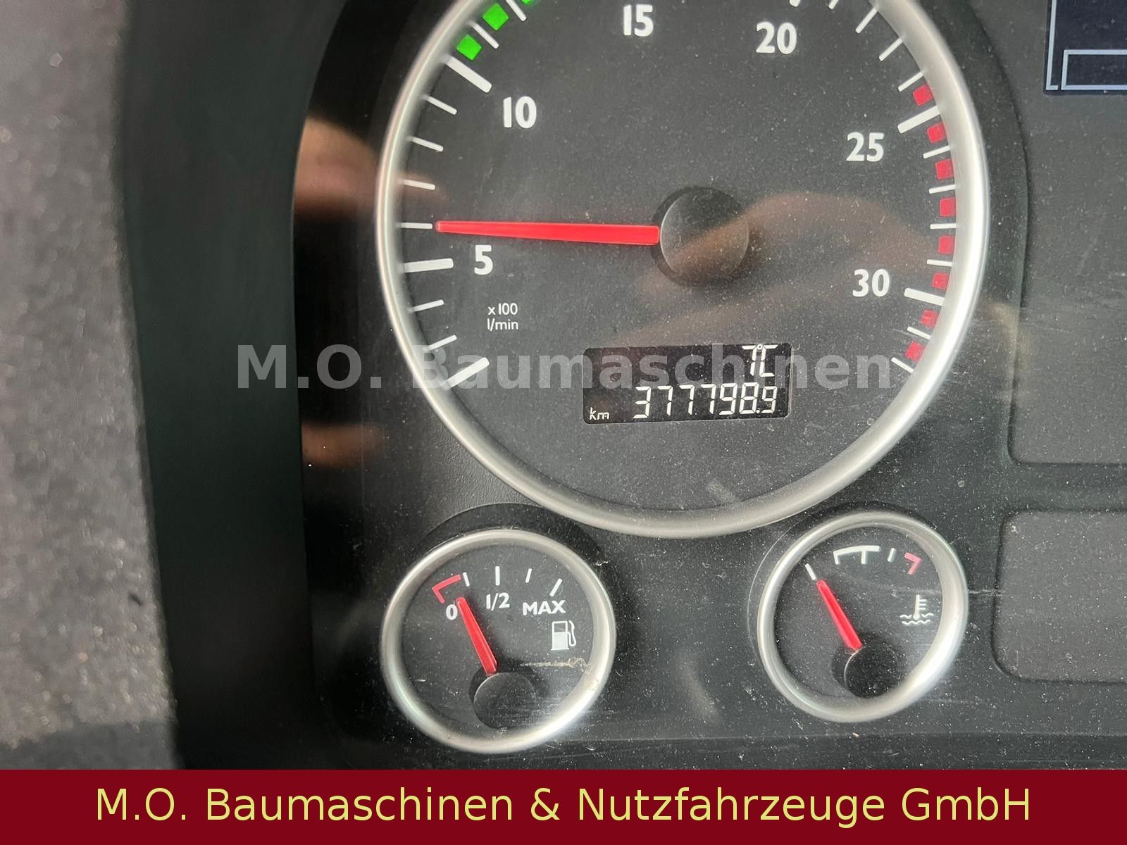 Fahrzeugabbildung MAN TGS 26.440 / 6x6 /3-Seitenkipper / Plane / AC /