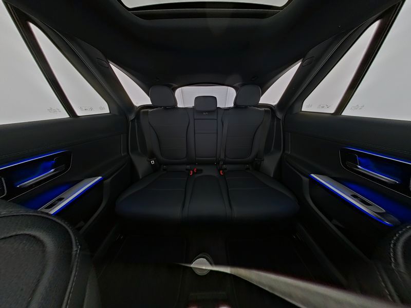 Fahrzeugabbildung Mercedes-Benz GLC 300 4M AMG AHK SDHZ Sitzklima Massage Pano