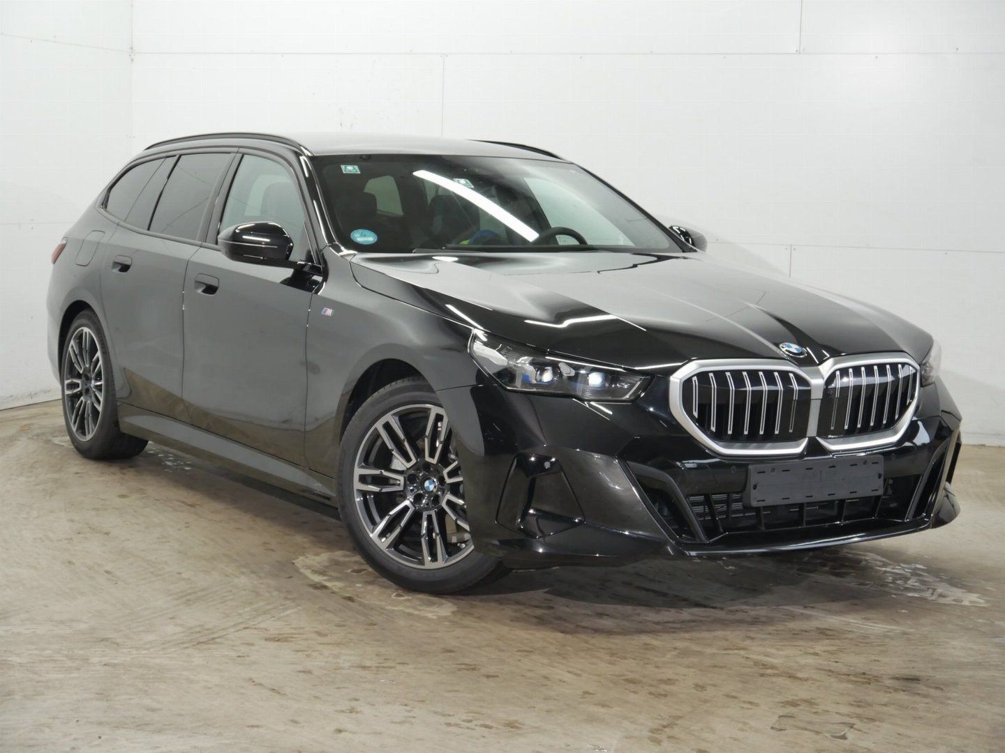 Fahrzeugeinzelansicht 6 Fahrzeugabbildung BMW 520i M Sportpaket, Panorama-Glasdach, Sitzbelüft