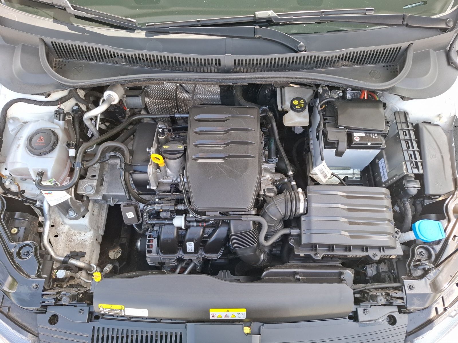Fahrzeugabbildung Volkswagen Polo 1.0 Basis LED Klima AID PDC SH