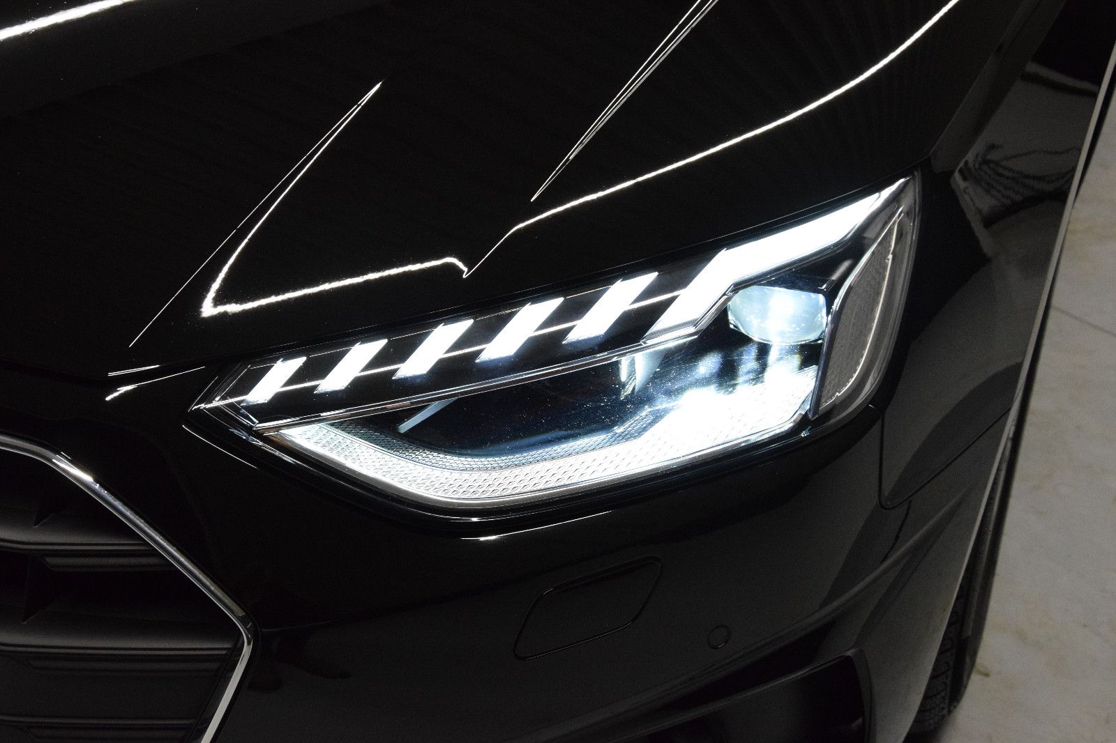 Fahrzeugabbildung Audi A4 Avant 40 TDI quattro B&O HuD Sitzbelü. ACC