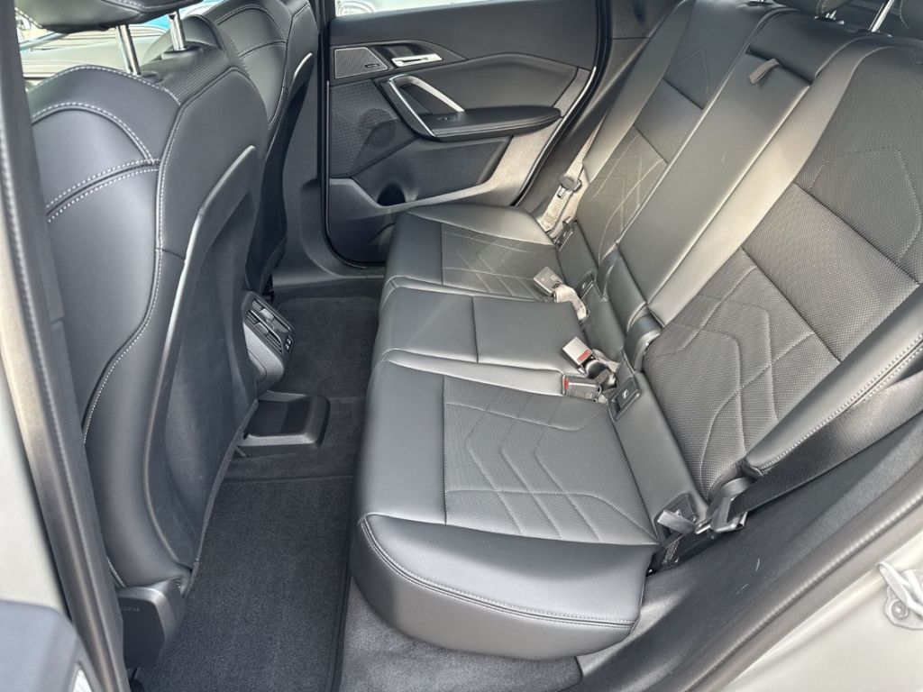 BMW X1 xDrive 30e M Sportpaket AHK Pano ACC HUD Harm foto 12