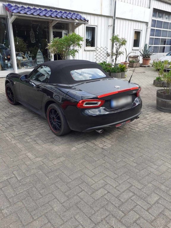 Image of Fiat 124 Spider