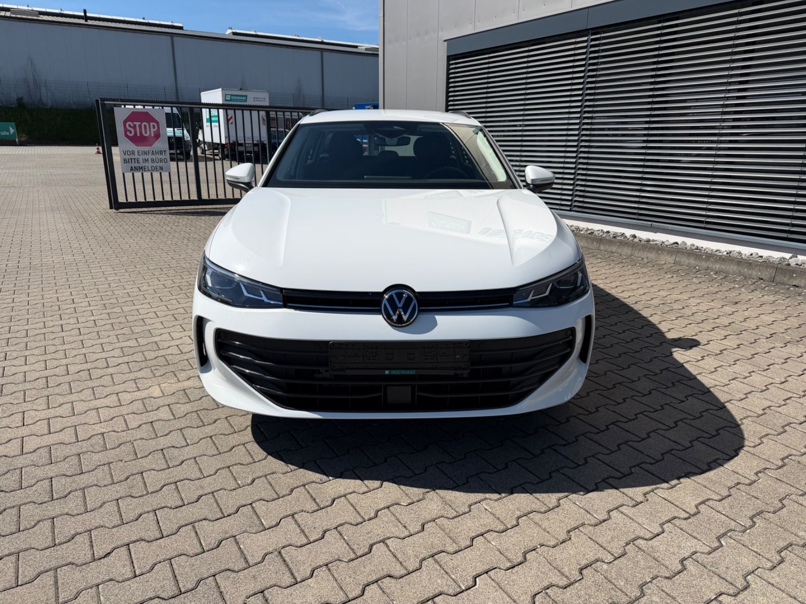 Fahrzeugabbildung Volkswagen Passat Variant 1.5 eTSI 110 kW