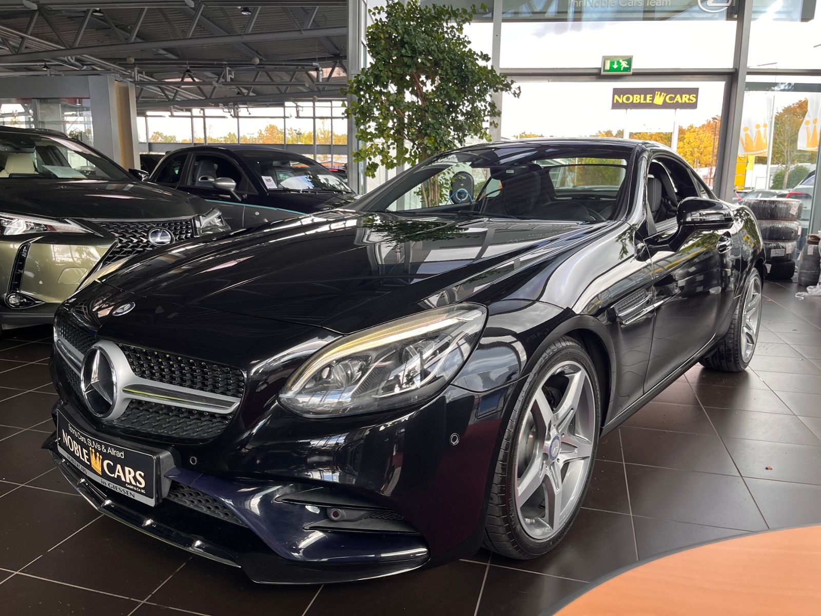 Fahrzeugabbildung Mercedes-Benz SLC 300 AMG-LINE KLIMA LED NAVI ALU AIRSCRAF