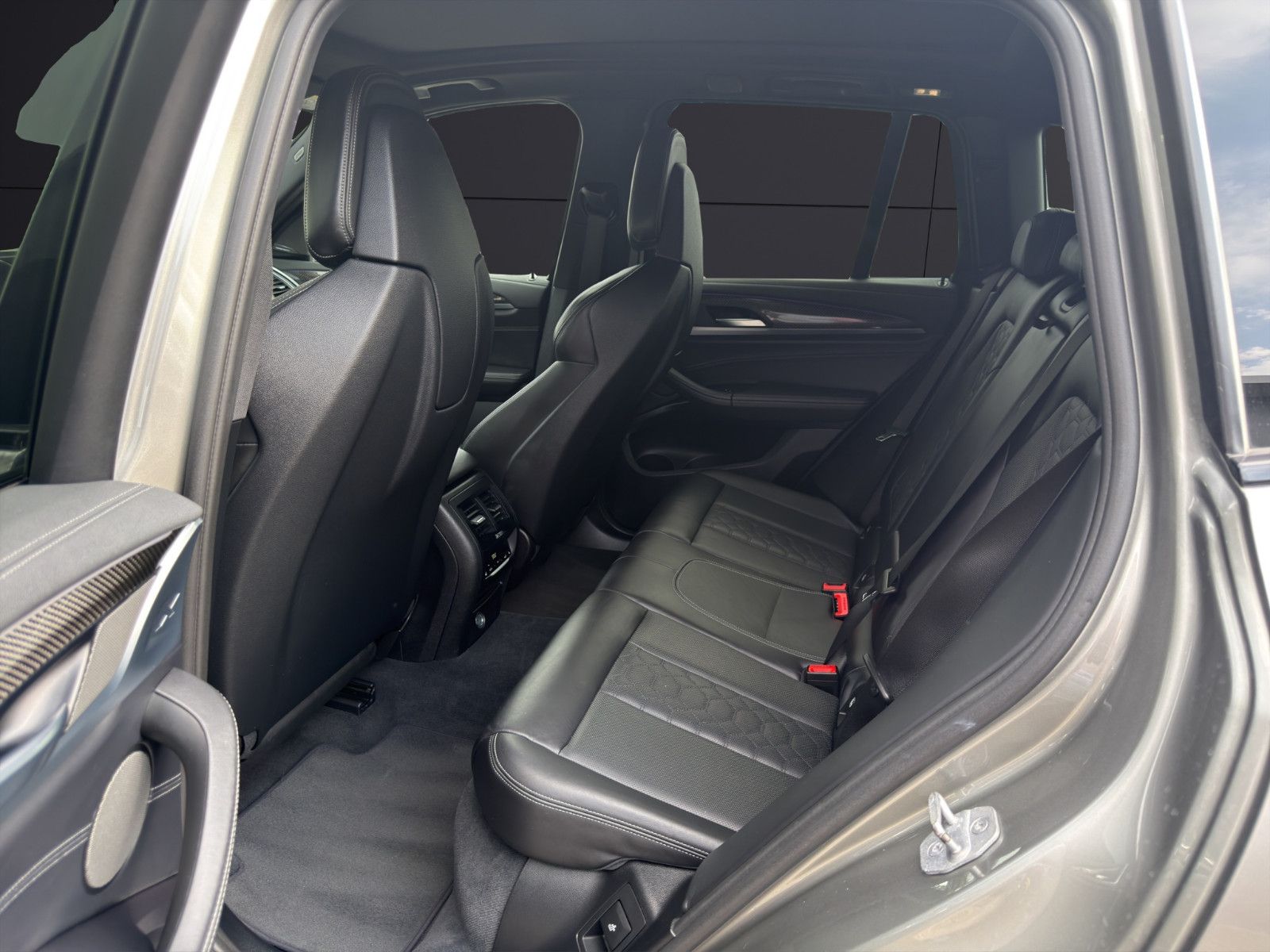 Fahrzeugabbildung BMW X3 M Competition*H&K*Pano*Ambiente*Carbon