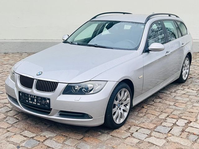 BMW 330i Touring *AHK*NAVI*XENON*