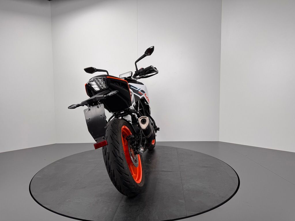 Fahrzeugabbildung KTM DUKE 125 *1.HAND *SERVICE NEU