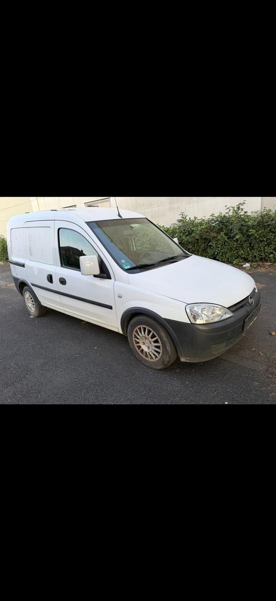 Opel Combo 2010 — interior