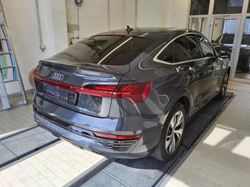 صورة 3 لـ 2024 AUDI Q8 E-TRON