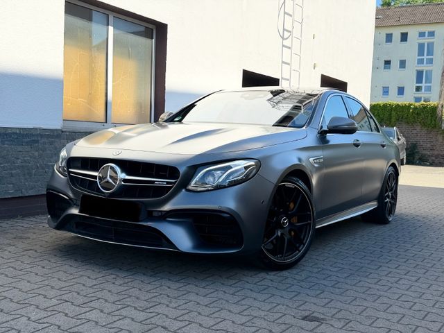MERCEDES-BENZ E 63 S AMG 4M+ Keramik/Magno/Pano/Carbon/Luftfed