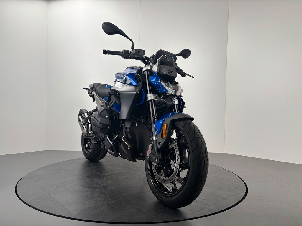 Fahrzeugabbildung BMW R 1300 R *NEUWERTIG *VIEL AUSSTATTUNG