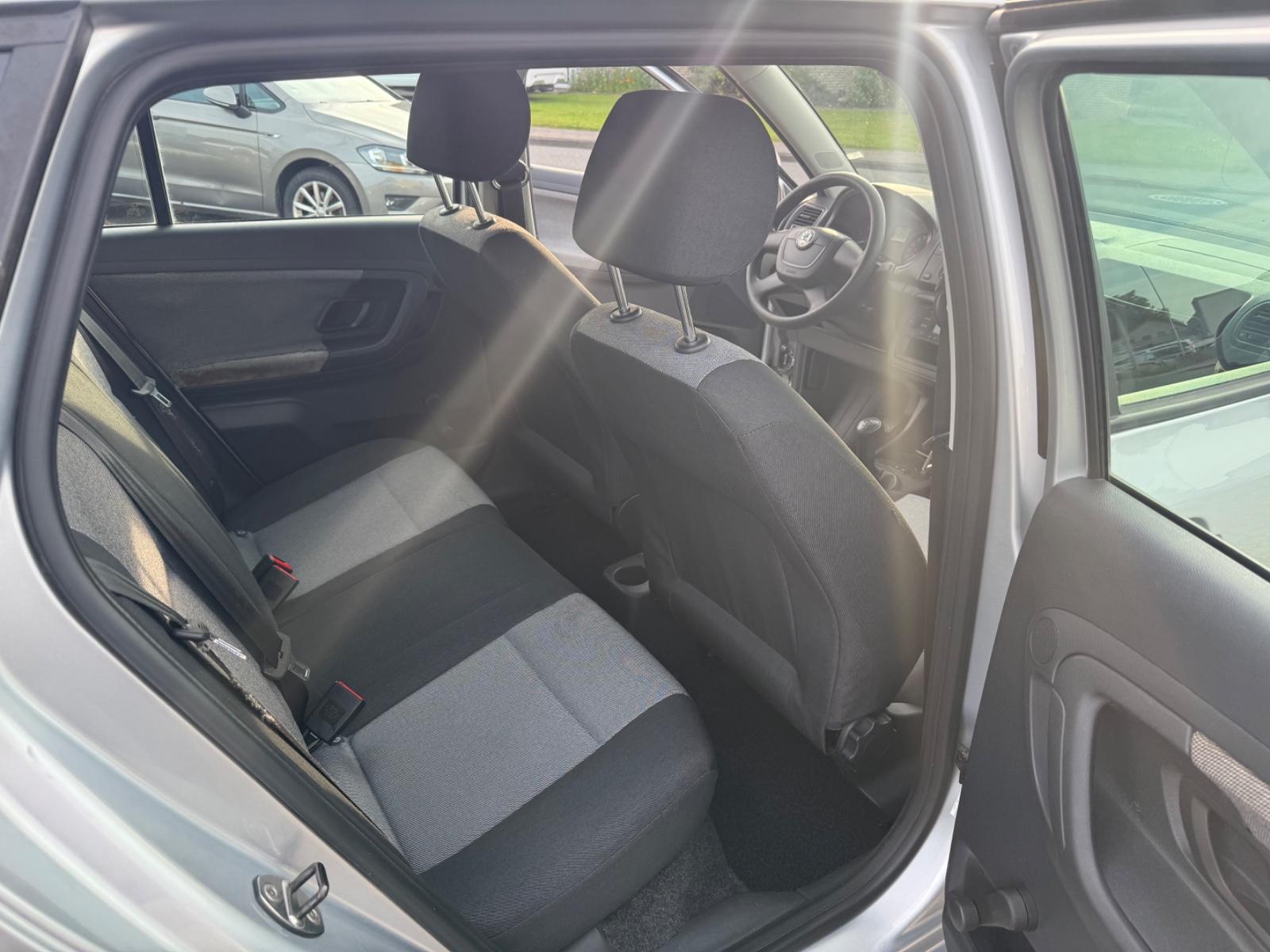 Skoda Fabia 2010 — photo 11