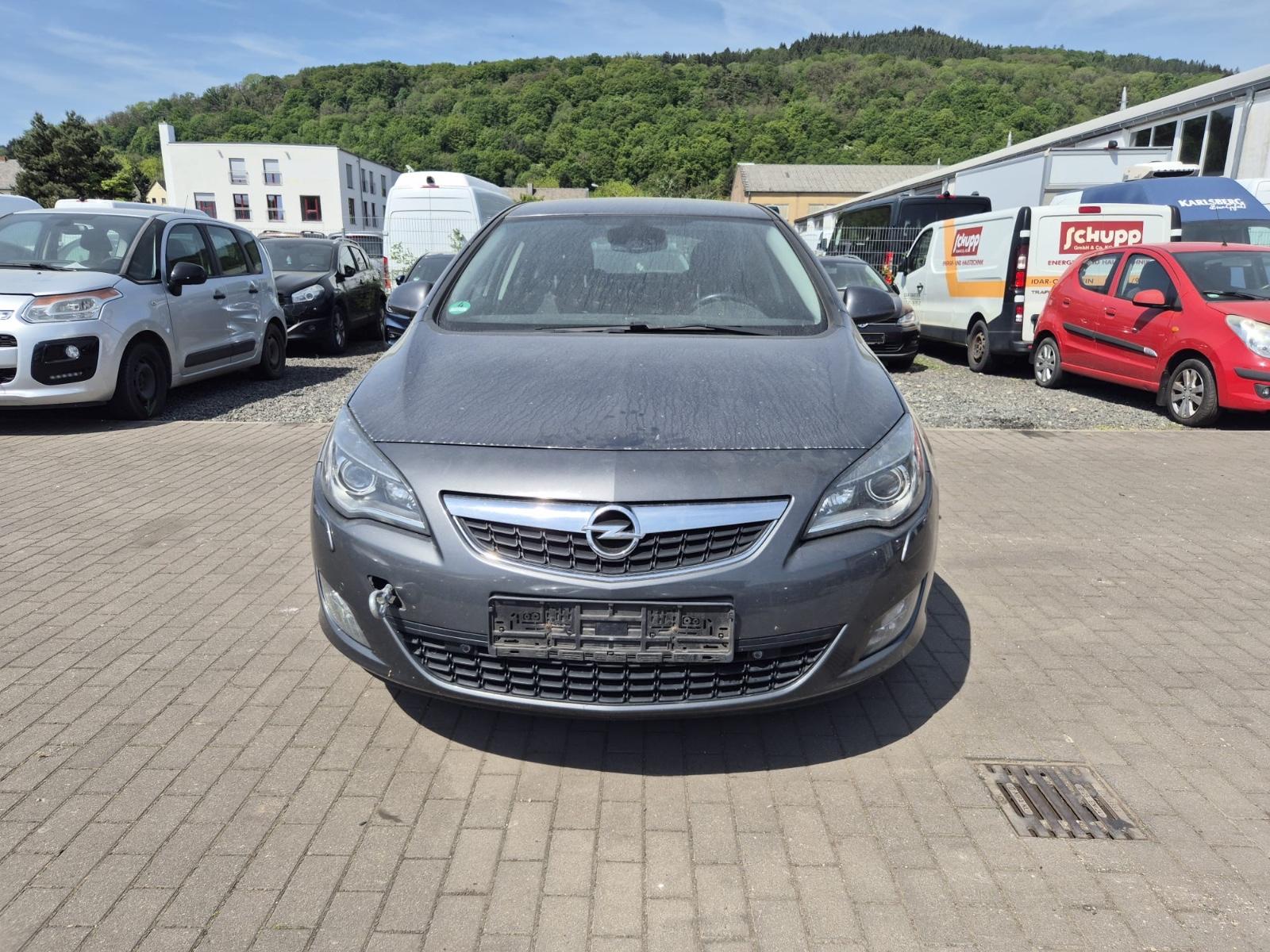 Opel Astra J Lim. 5-trg. Cosmo