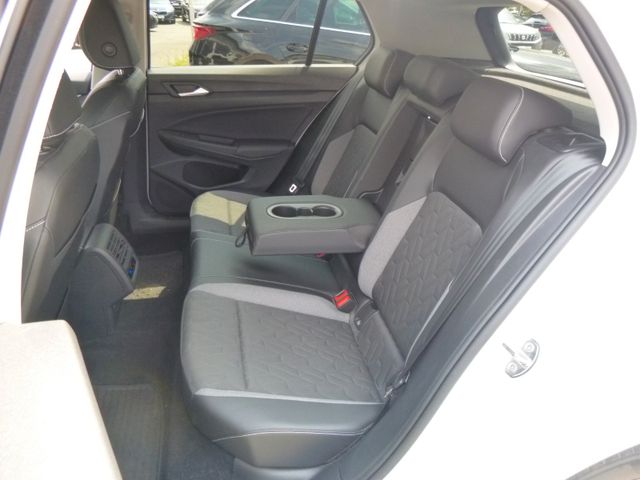 Fahrzeugabbildung Volkswagen Golf VIII 1.5 eTSI Goal >AUT/KAM/NAVI/LED<