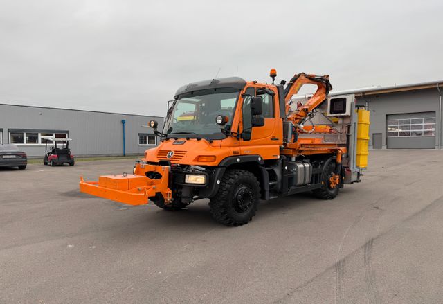 Unimog U400 4x4 Mäher/Schneeräumung