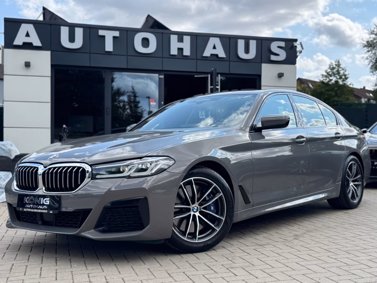 BMW 540i M Sportpaket*H&K*AHK*R-KAM*LED*