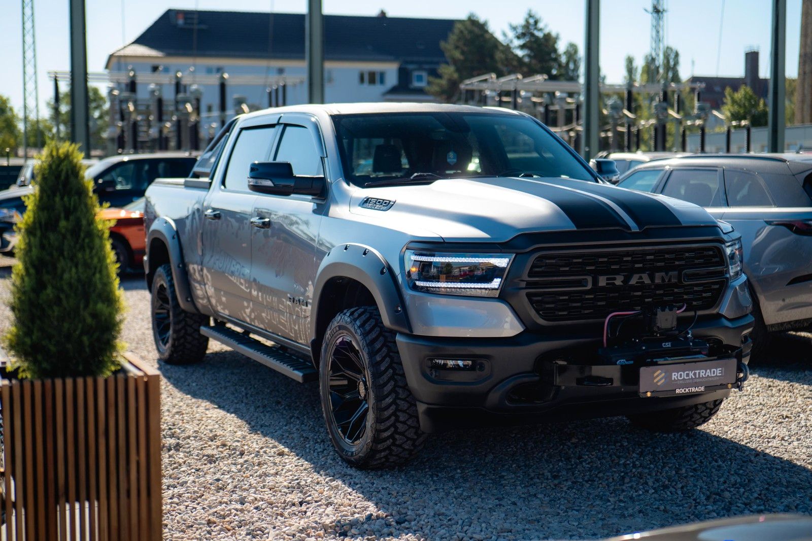 Fahrzeugabbildung Dodge RAM 5.7 V8 HEMI 4x4 OFFROAD LONGBED Seilwinde 5T