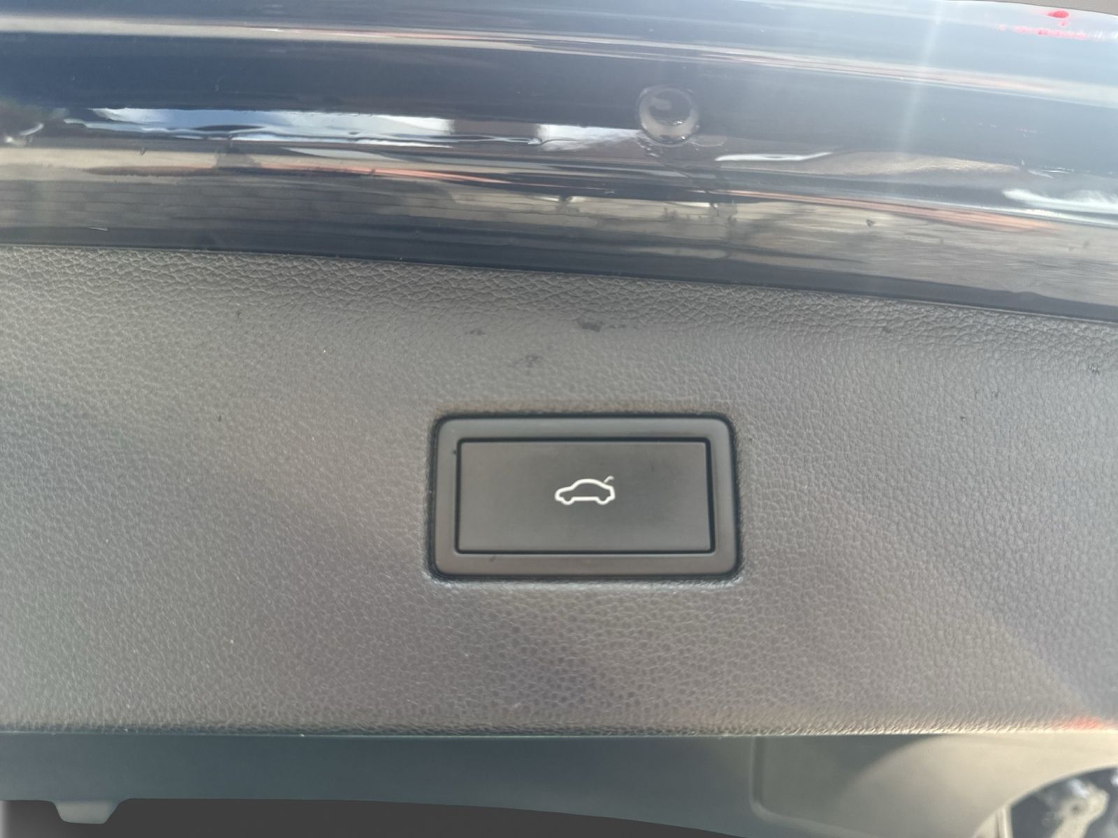 Tiguan 2.0 TSI Elegance 4Motion, AHK, Navi, Spor
