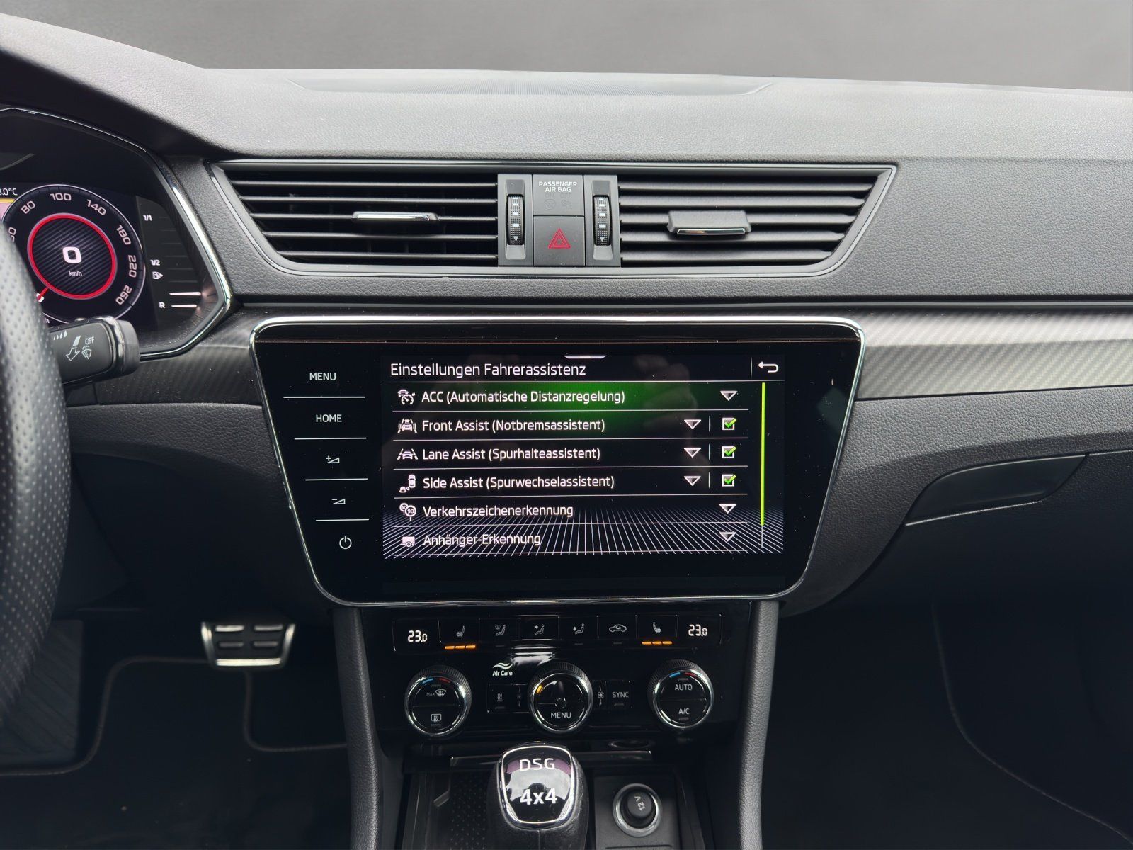 Fahrzeugabbildung SKODA Superb 2.0 TDI Sportline 4x4/AHK/KAMERA/ACC/STHZ