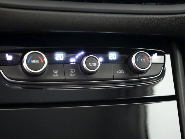 Grandland GS+LED LICHT+NAVI+360 GRAD KAMERA+SITZ