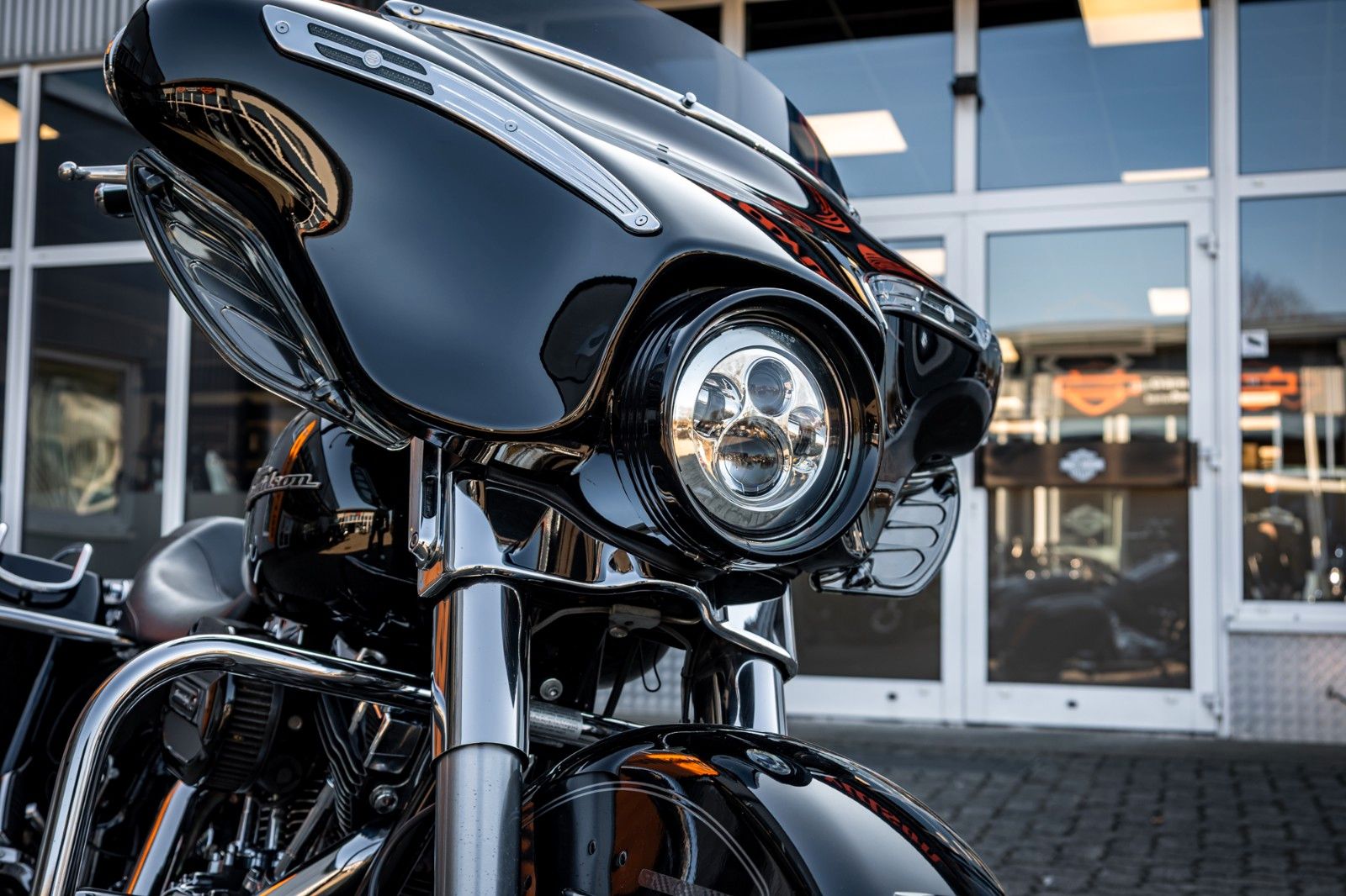 Fahrzeugabbildung Harley-Davidson FLHX Street Glide 103 cui - KERN-AUSPUFF