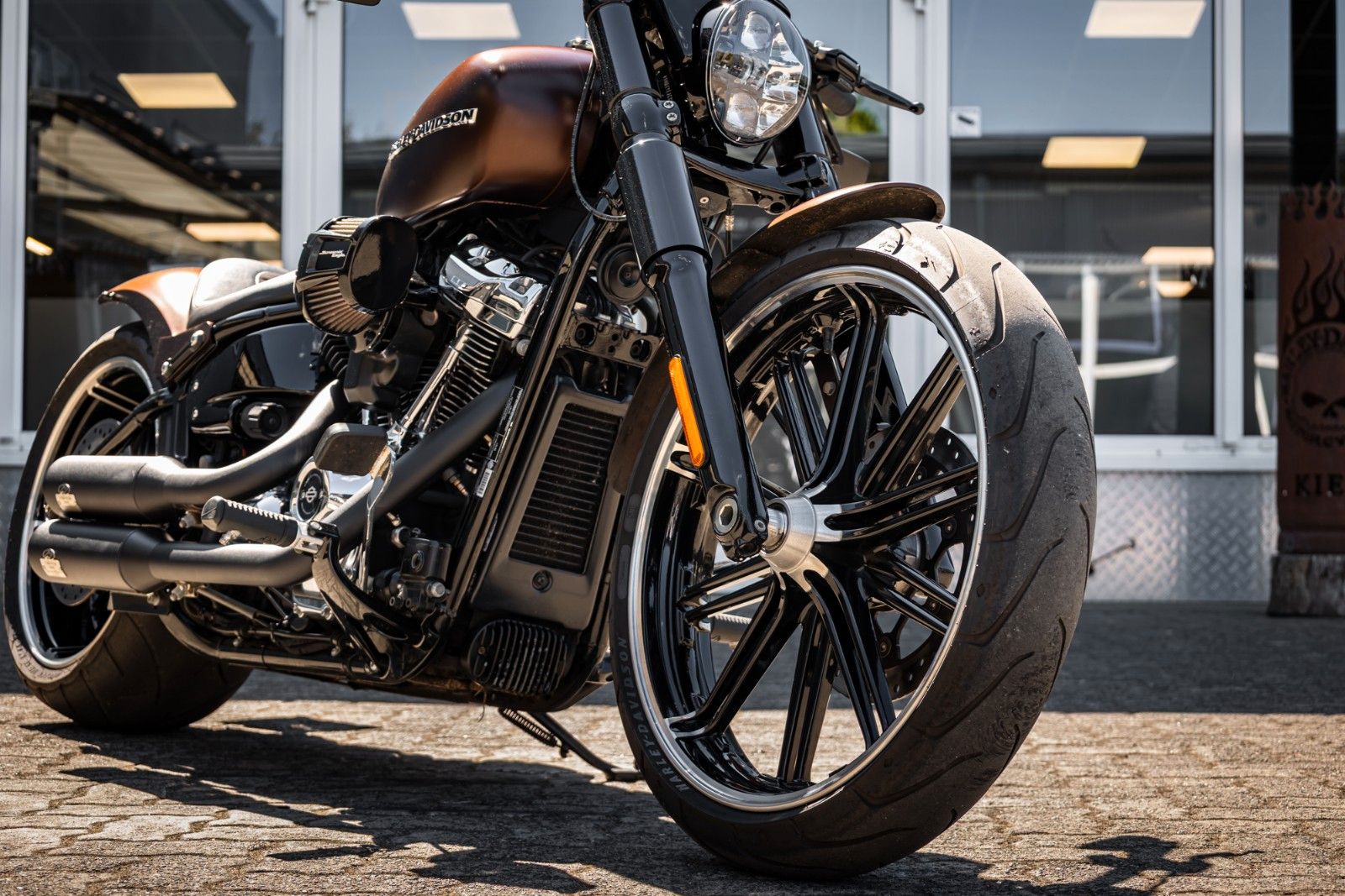 Fahrzeugabbildung Harley-Davidson BREAKOUT FXBR - Jekill & Hyde - Screaming Eagle