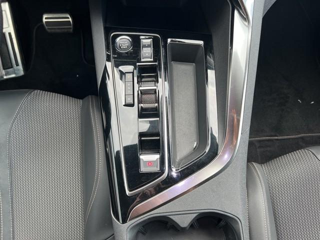 Peugeot 3008 GT Panodach Navi Digitales Cockpit LED ACC 