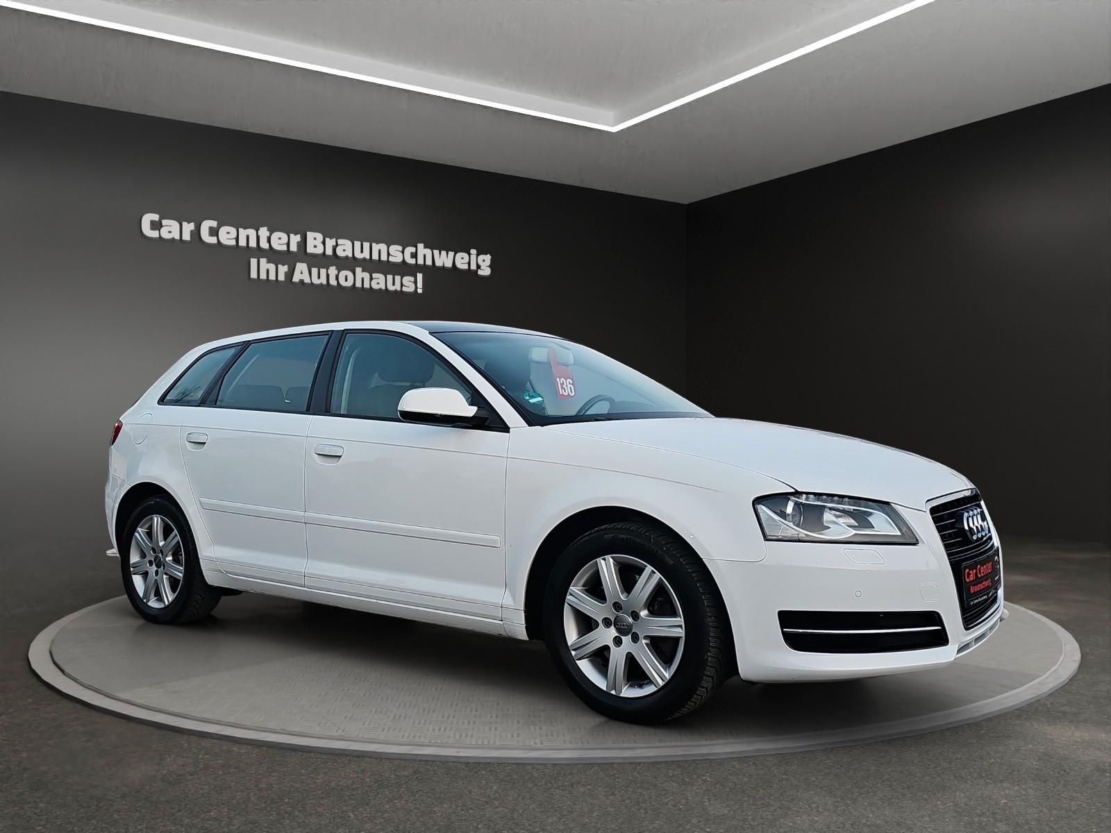 Audi A3 Sportback 2.0 TDI Ambiente S-tronic+Pano+LED