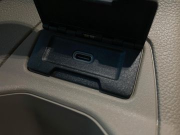 Volkswagen T7 Multivan 2.0TDI DSG Edition CarPlay RFK SHZ