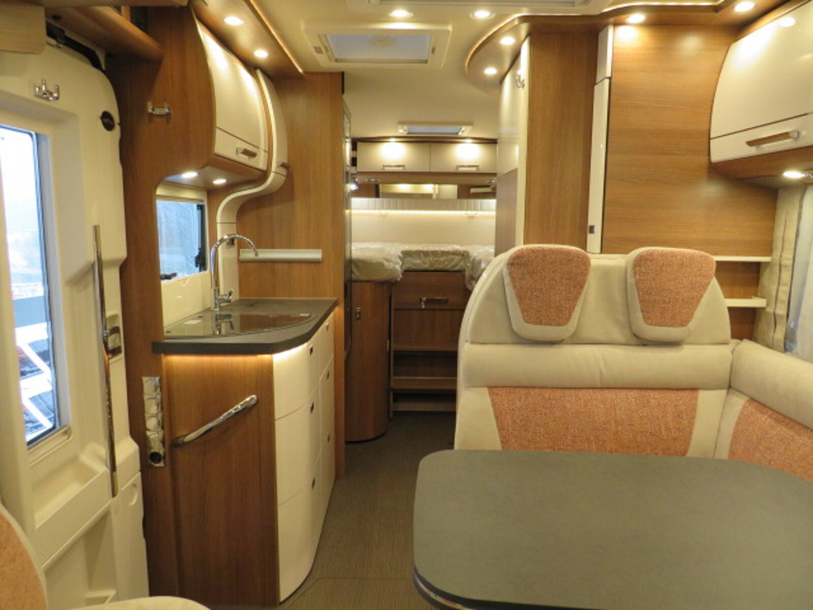 Fahrzeugabbildung Carthago c-tourer I  141 LE Solar,SAT,Veloslide,Markise