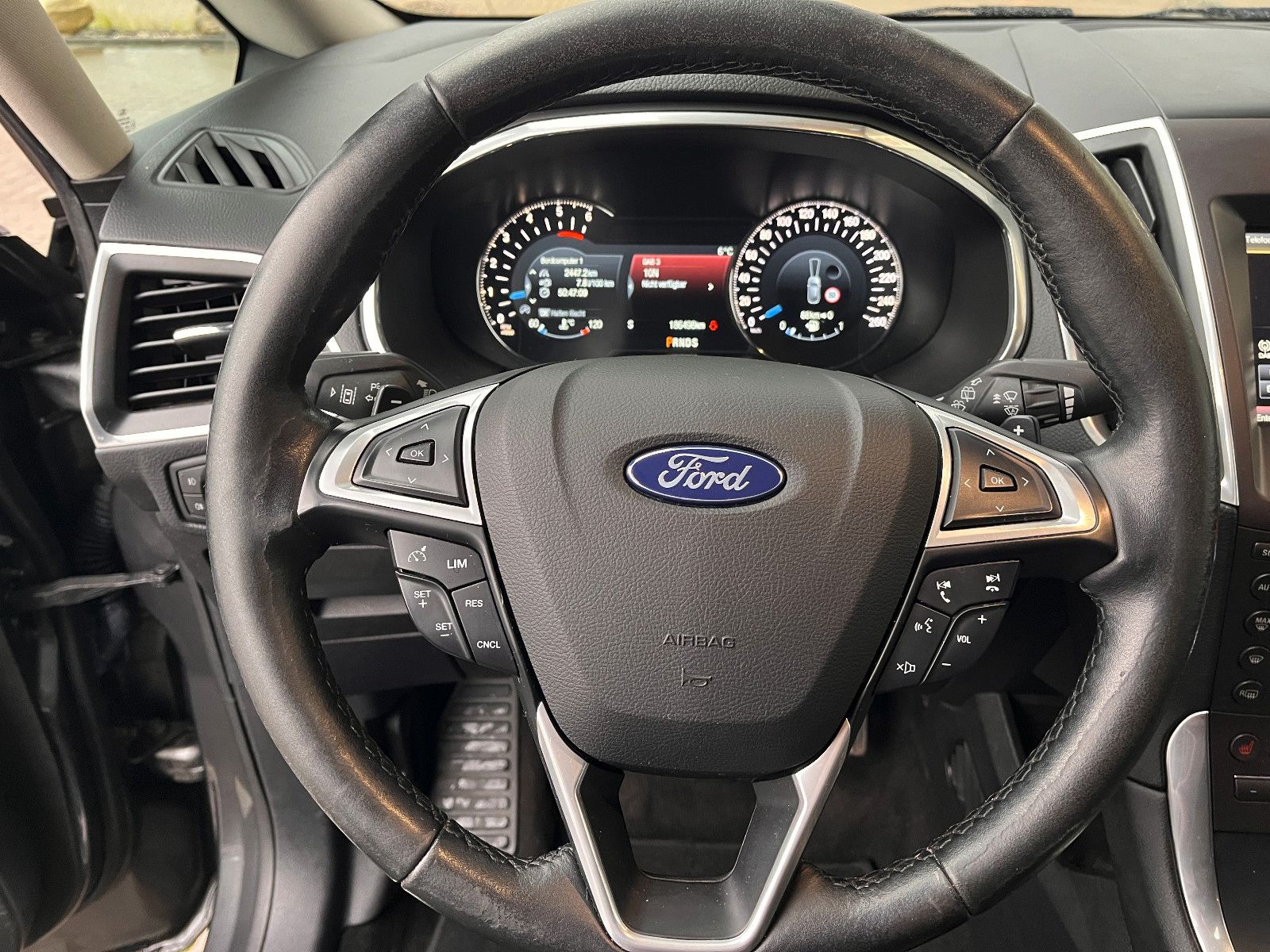 Fahrzeugabbildung Ford S-Max S-MAX Titanium