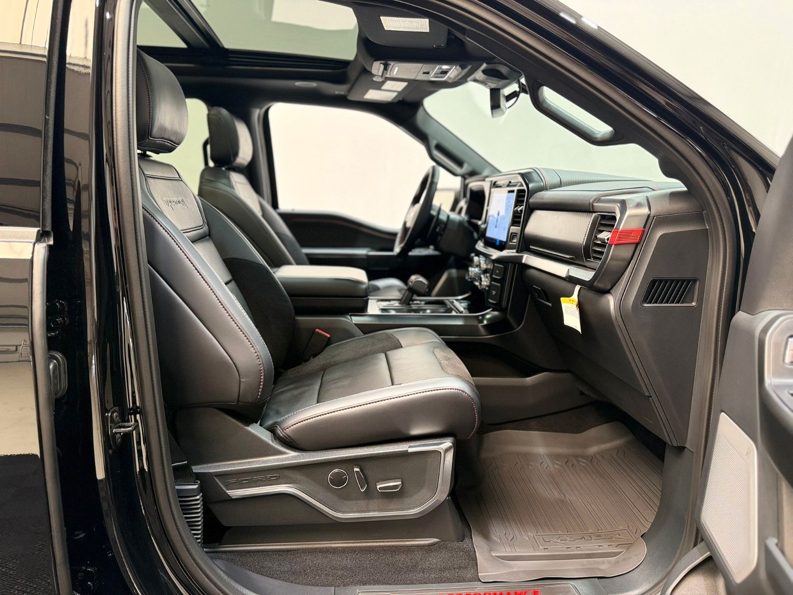 Fahrzeugabbildung Ford F-150 RAPTOR  EcoBoost®  3.5L V6 *MY25*