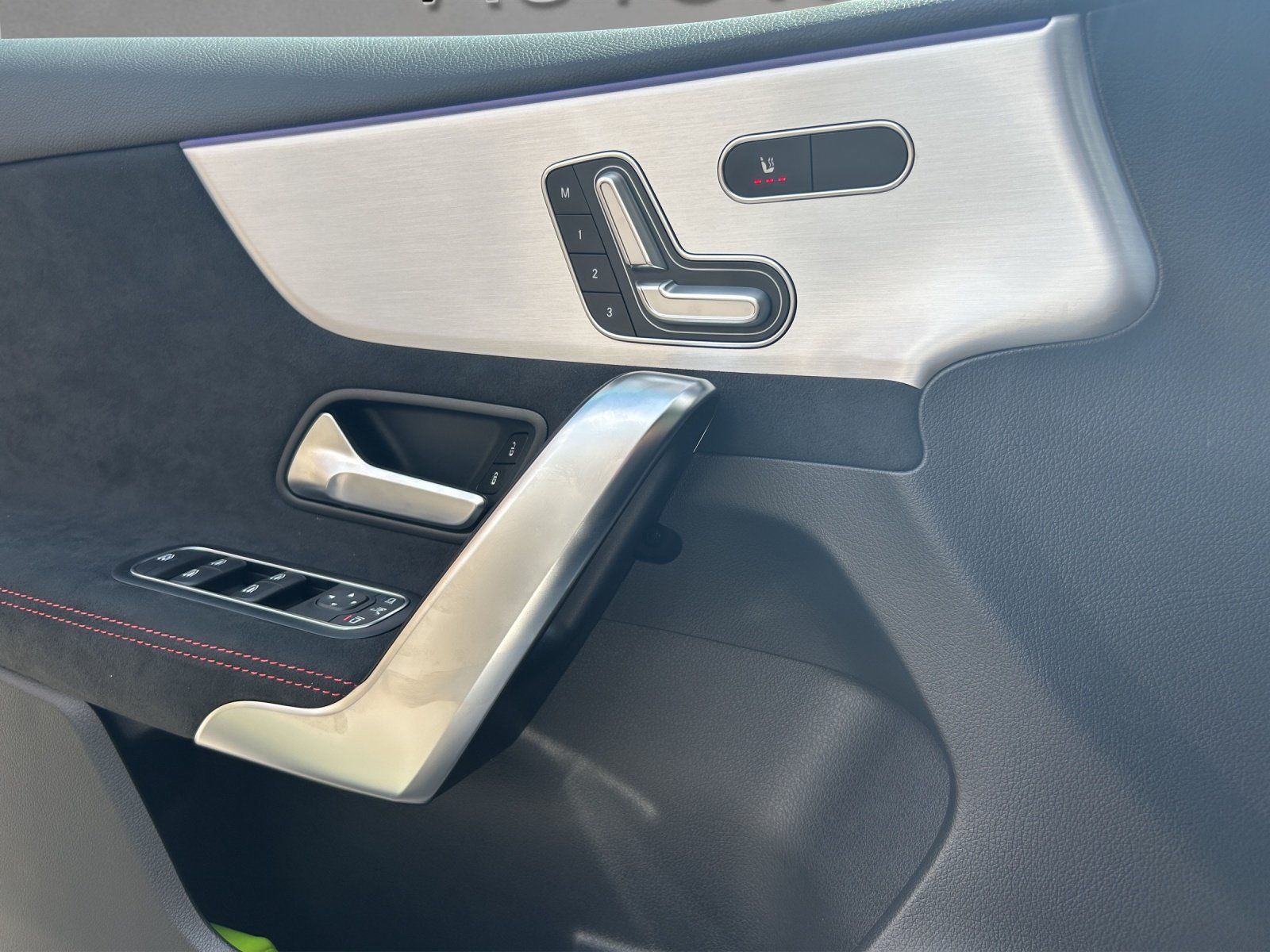 Fahrzeugabbildung Mercedes-Benz A 220 d 4M AMG Pano Kamera Totwinkel Parktronic