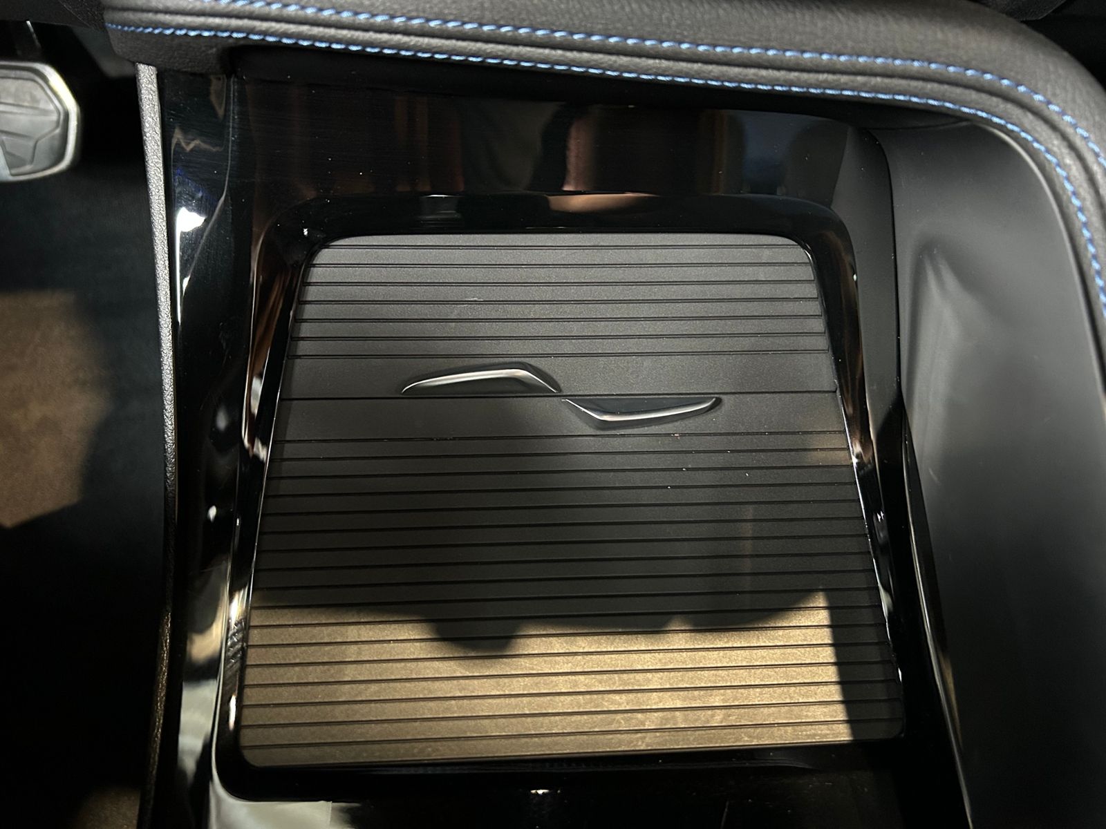 Fahrzeugabbildung BMW X2 M35 i xDrive Shadow PANO HUD H/K KAM