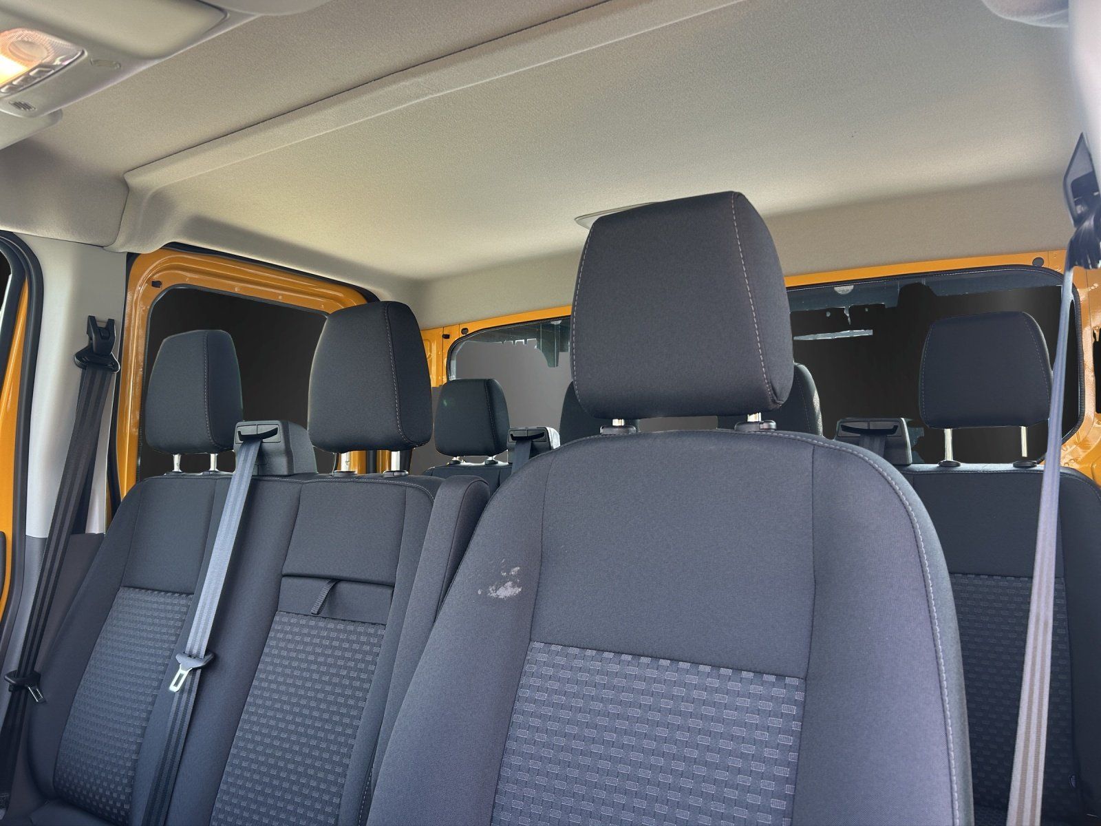 Fahrzeugabbildung Ford Transit DOKA Pritsche 350L2 Sonderfarbe GJR Tach