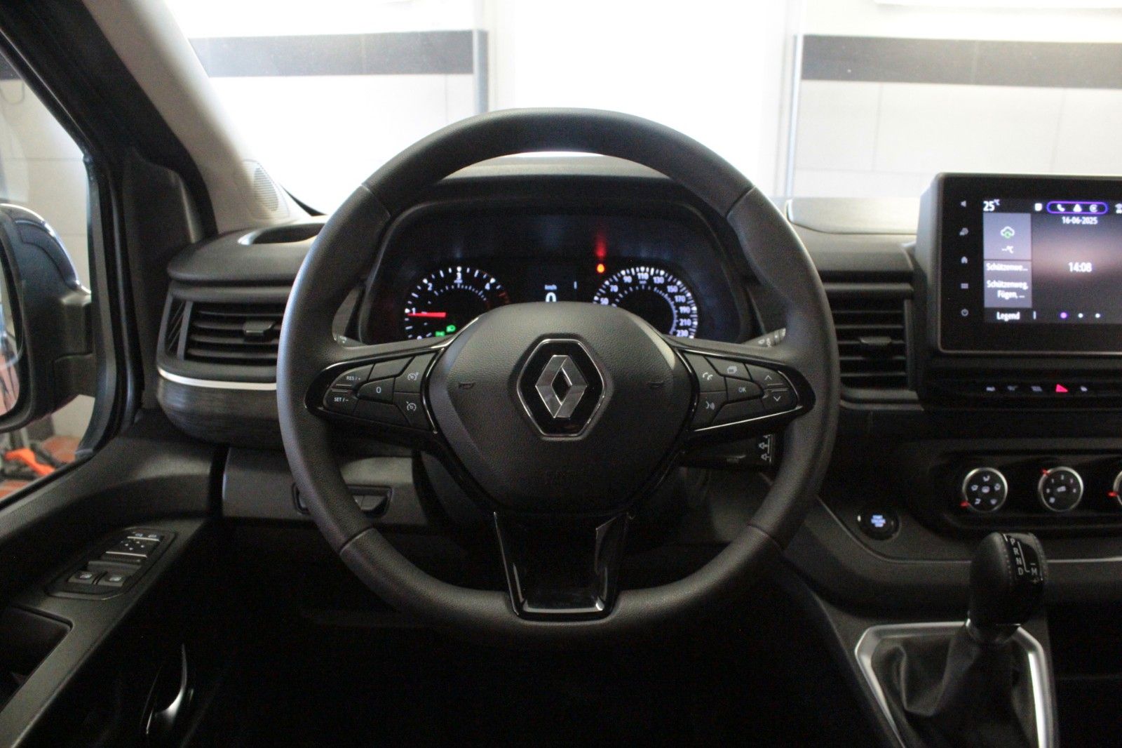 Fahrzeugabbildung Renault Trafic Blue dCi 150 EDC Life*Automatik*9-Sitzer*