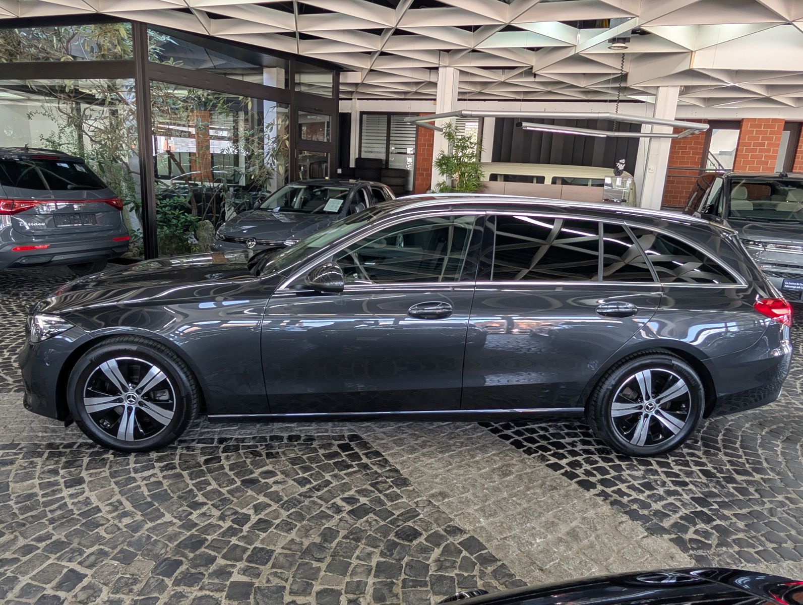 Fahrzeugabbildung Mercedes-Benz C 220 T d MHEV BUSINESS ACC PANO MBUX LED APP