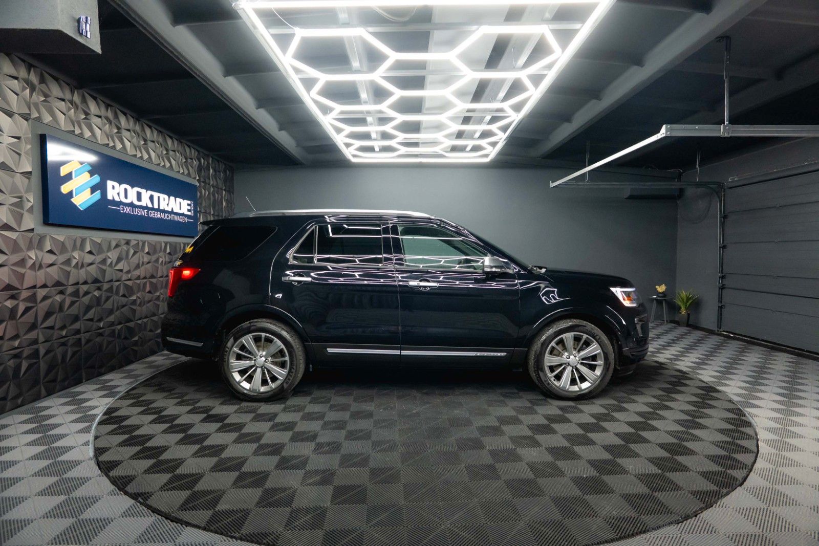 Fahrzeugabbildung Ford Explorer 3.5 V6 4x4 PLATINUM Twin-Turbo EcoBoost