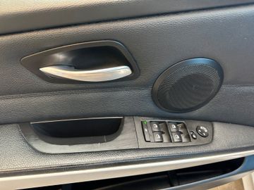 MYAUTOCENTER – Gebraucht- und Jahreswagen mit Werkstattservice in Pfaffenhofen BMW 320d Touring *Xenon*Leder*Automatik*AHK*