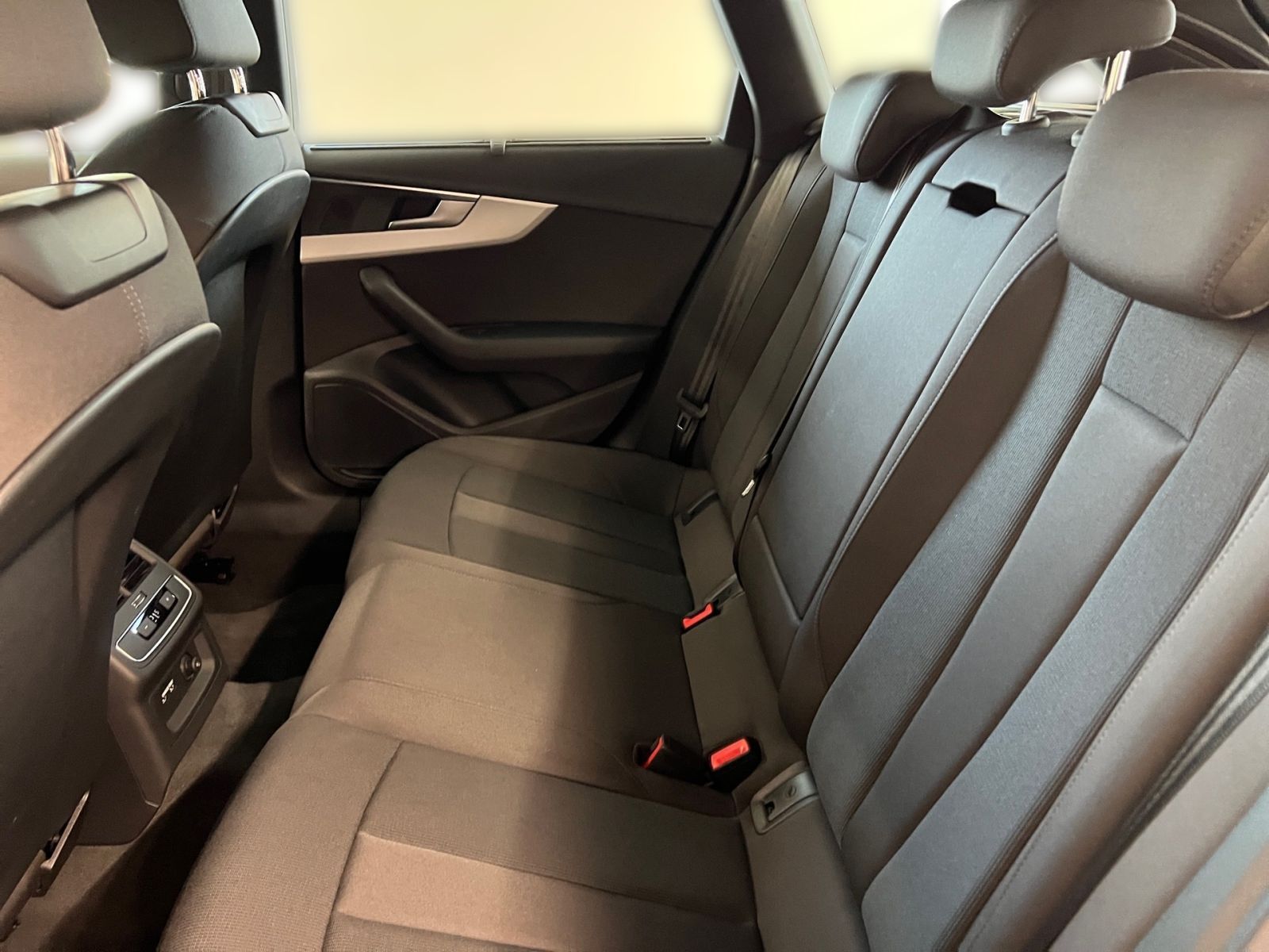 Audi A4 - Bild 11