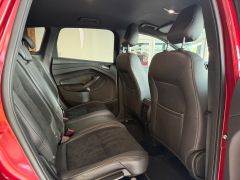 FORD Kuga ST-Line Navi SHZ AHK PDC KeyFree Ruby Rot