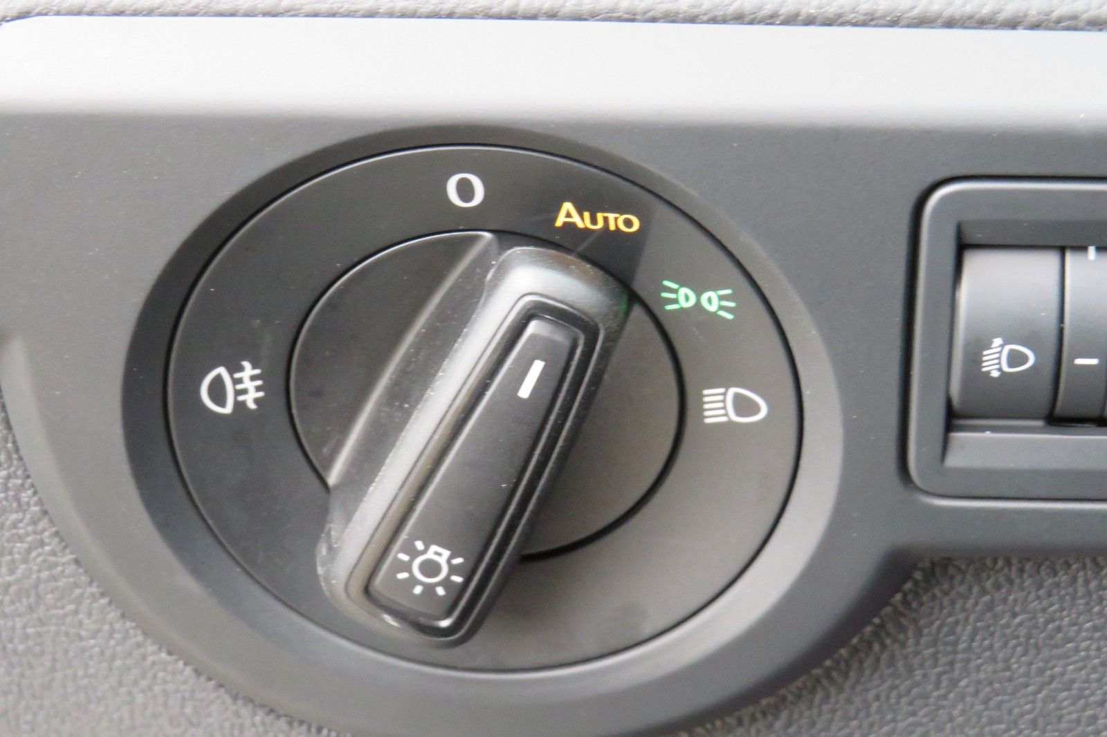 Fahrzeugabbildung Volkswagen T-CROSS DSG GOAL AHK PDC NAVI ASSISTENT-PA. 1.HD