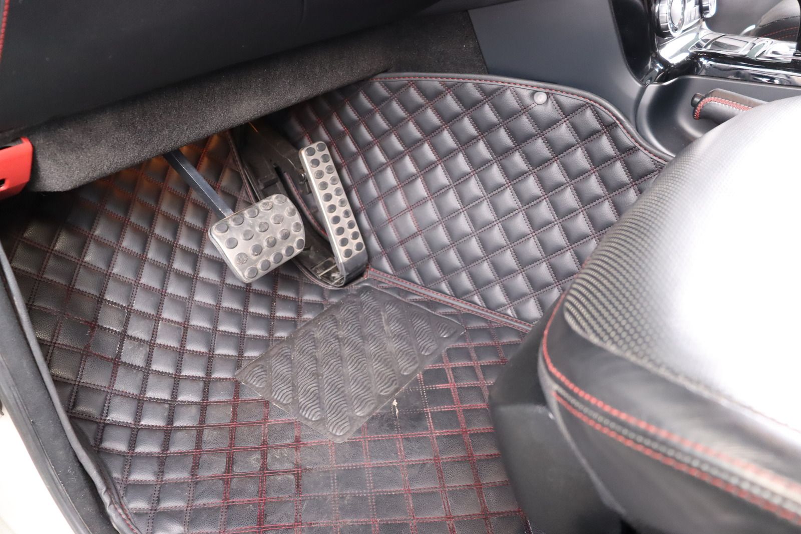 Fahrzeugabbildung Mercedes-Benz G 350 BlueTEC DESIGNO DIS * H&K 4x Sitzhzg. Navi