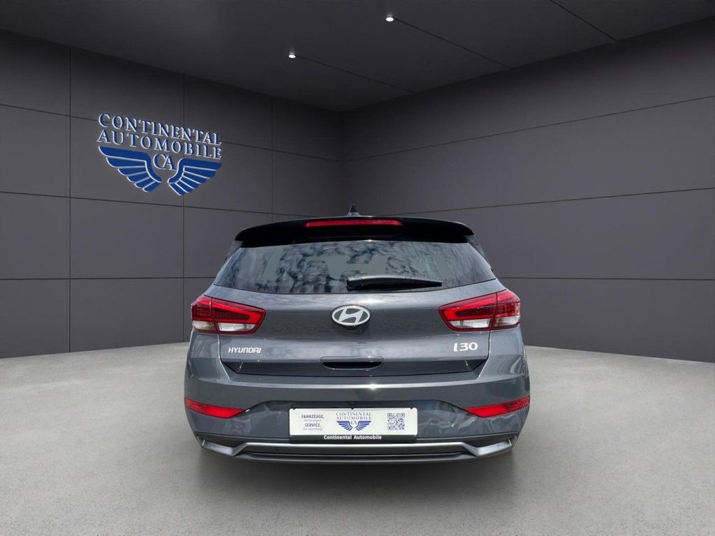 HYUNDAI i30 KLIMA,NAVI,TEMPOMAT,PDC,RFK,AUTOMATIK,BT HYUNDAI i30 KLIMA,NAVI,TEMPOMAT,PDC,RFK,AUTOMATIK,BT